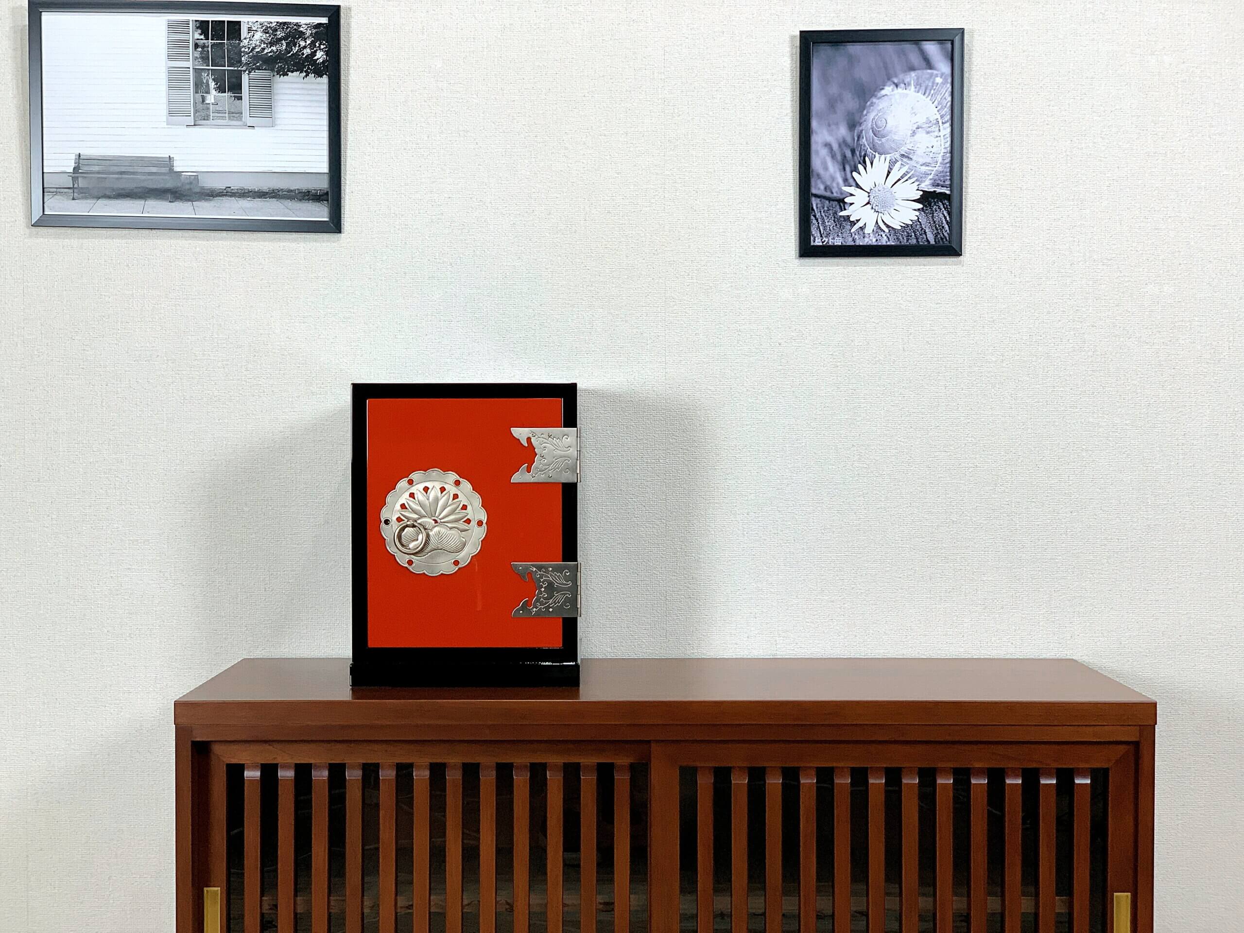 二本松伝統家具 – 朱塗手許箪笥　城家飾り　朱と黒