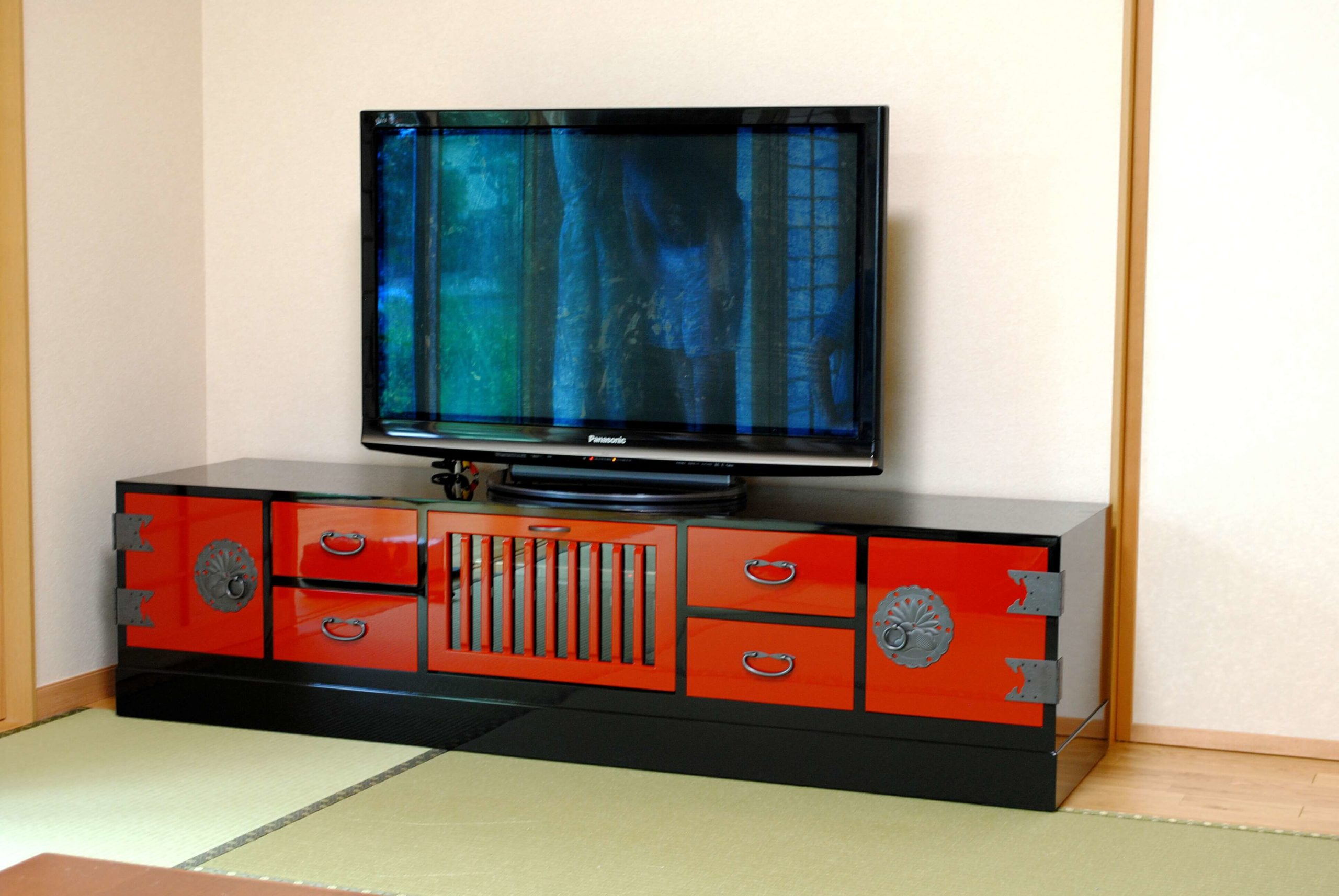 二本松伝統家具　朱塗テレビボード